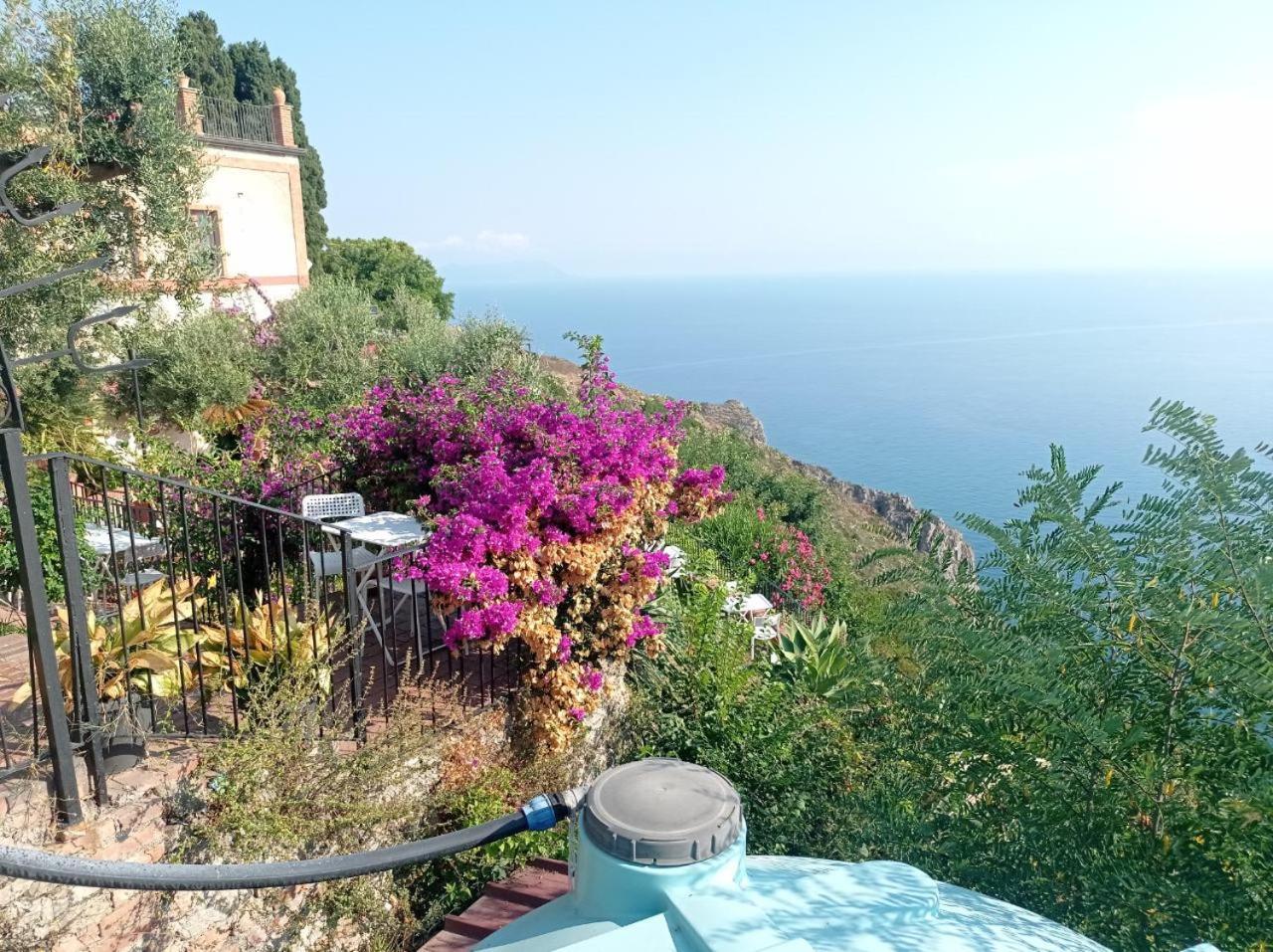 Mansarda Con Terrazzo Vista Mare Villa Oliveri Eksteriør bilde