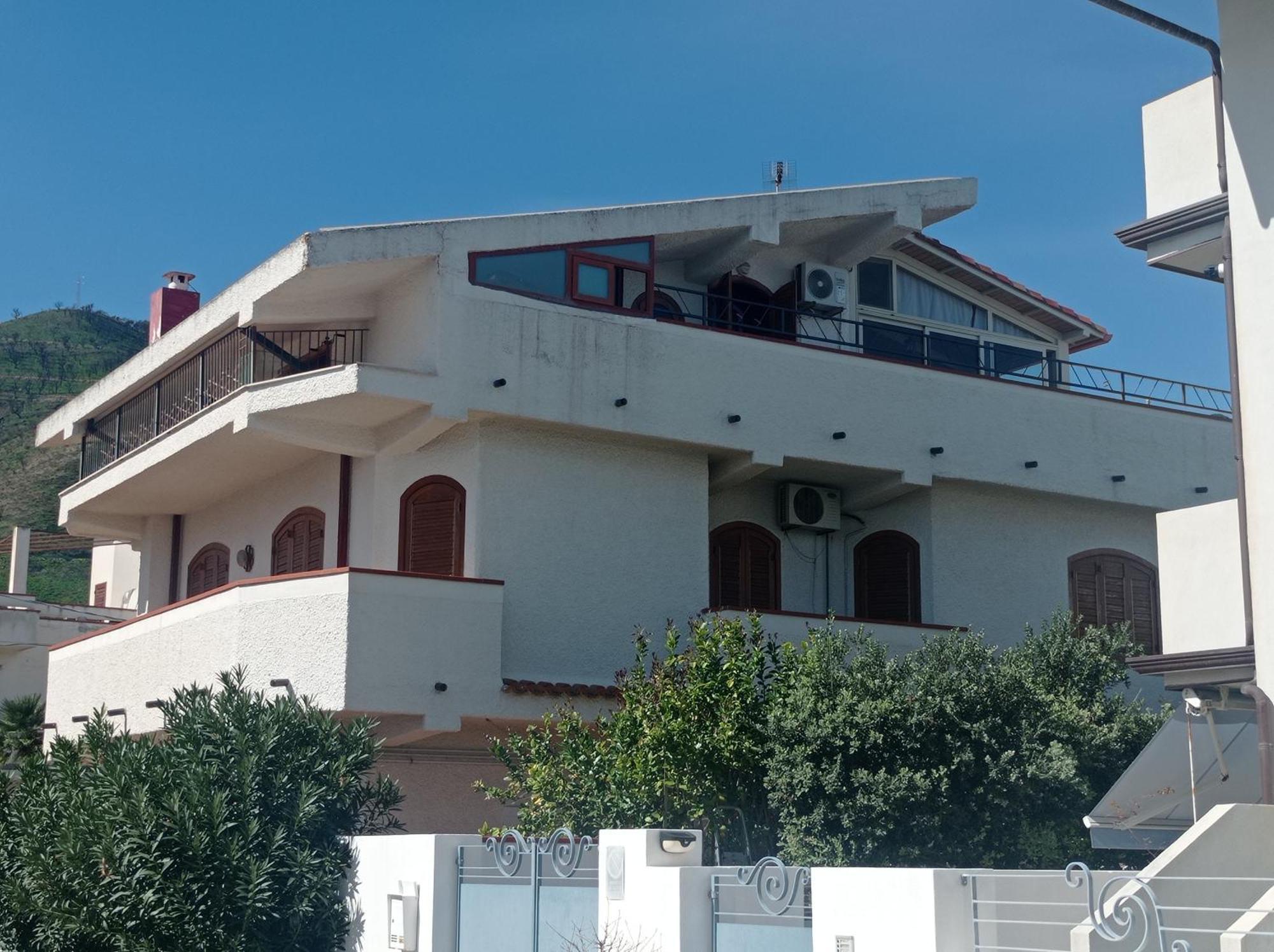 Mansarda Con Terrazzo Vista Mare Villa Oliveri Eksteriør bilde